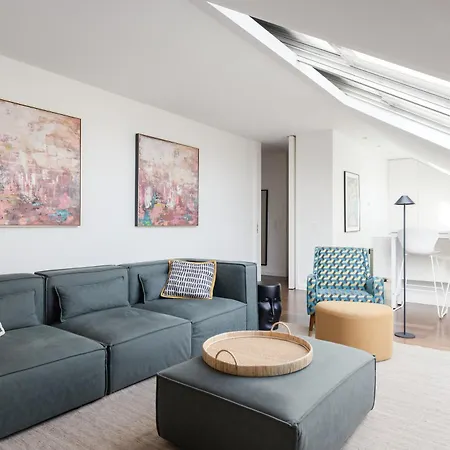 Deco Gem In Center *