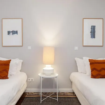 Apartment Deco Gem In Center Lisbon