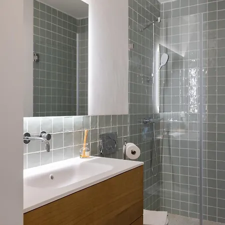Deco Gem In Center Apartment *